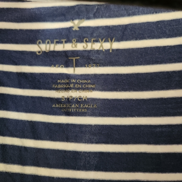 American Eagle Soft&Sexy Tee - Picture 2 of 3